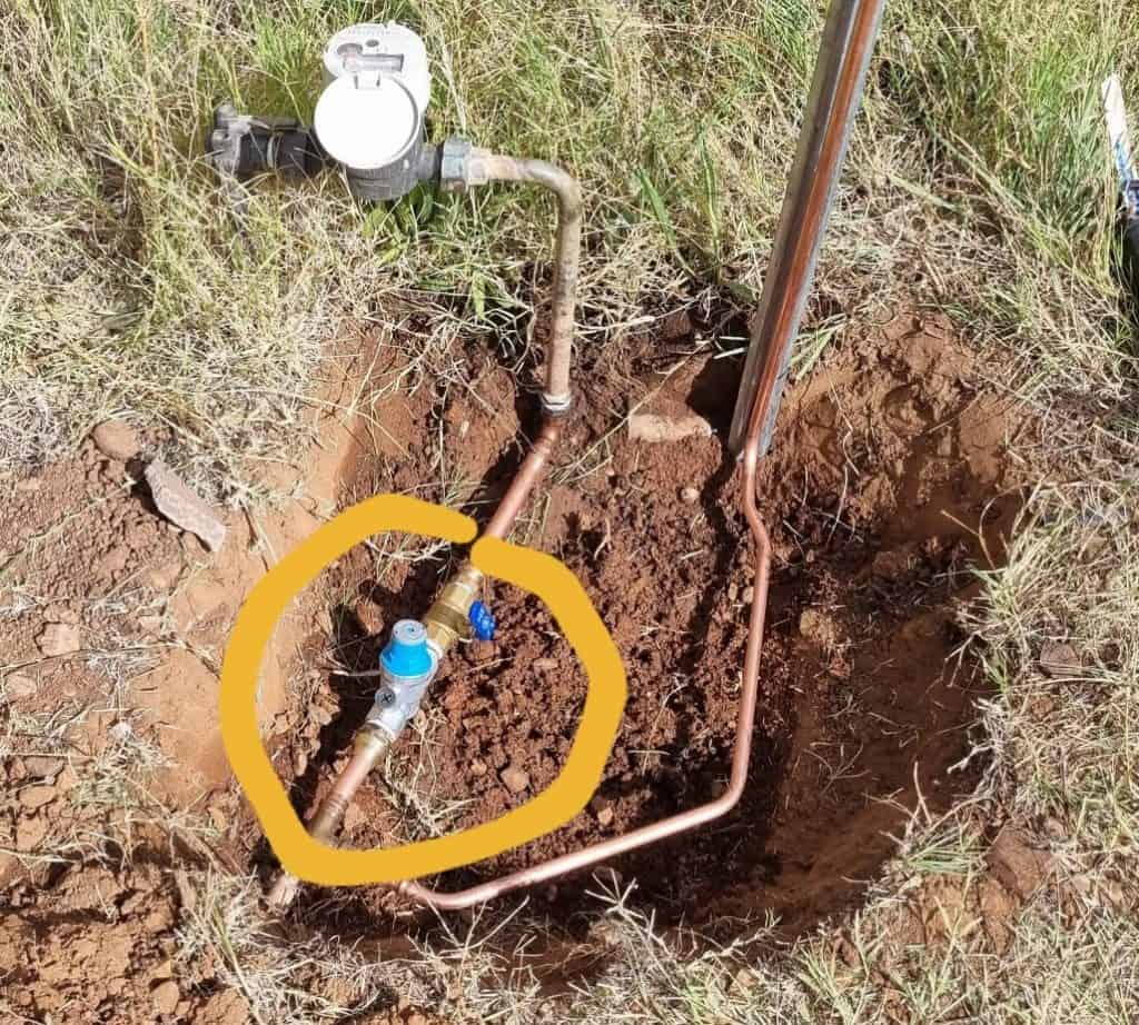 fix water pipe underground